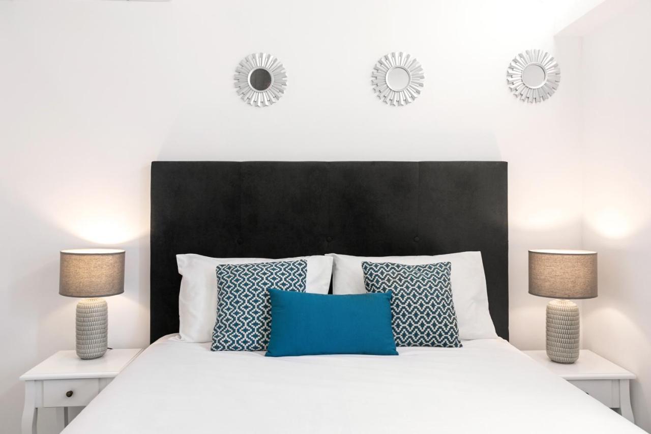 Beach Alley Apartment Nazare Bagian luar foto