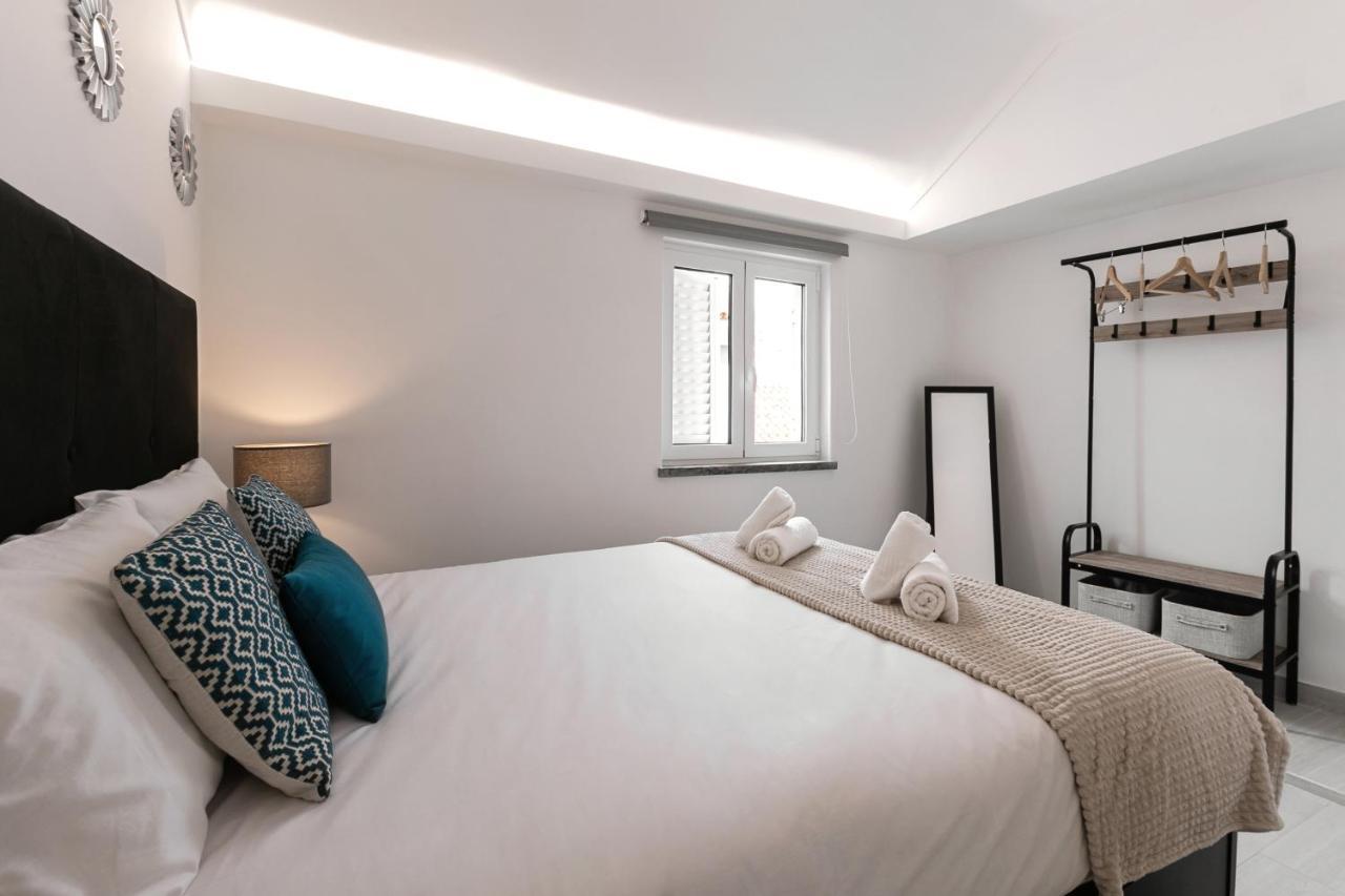 Beach Alley Apartment Nazare Bagian luar foto