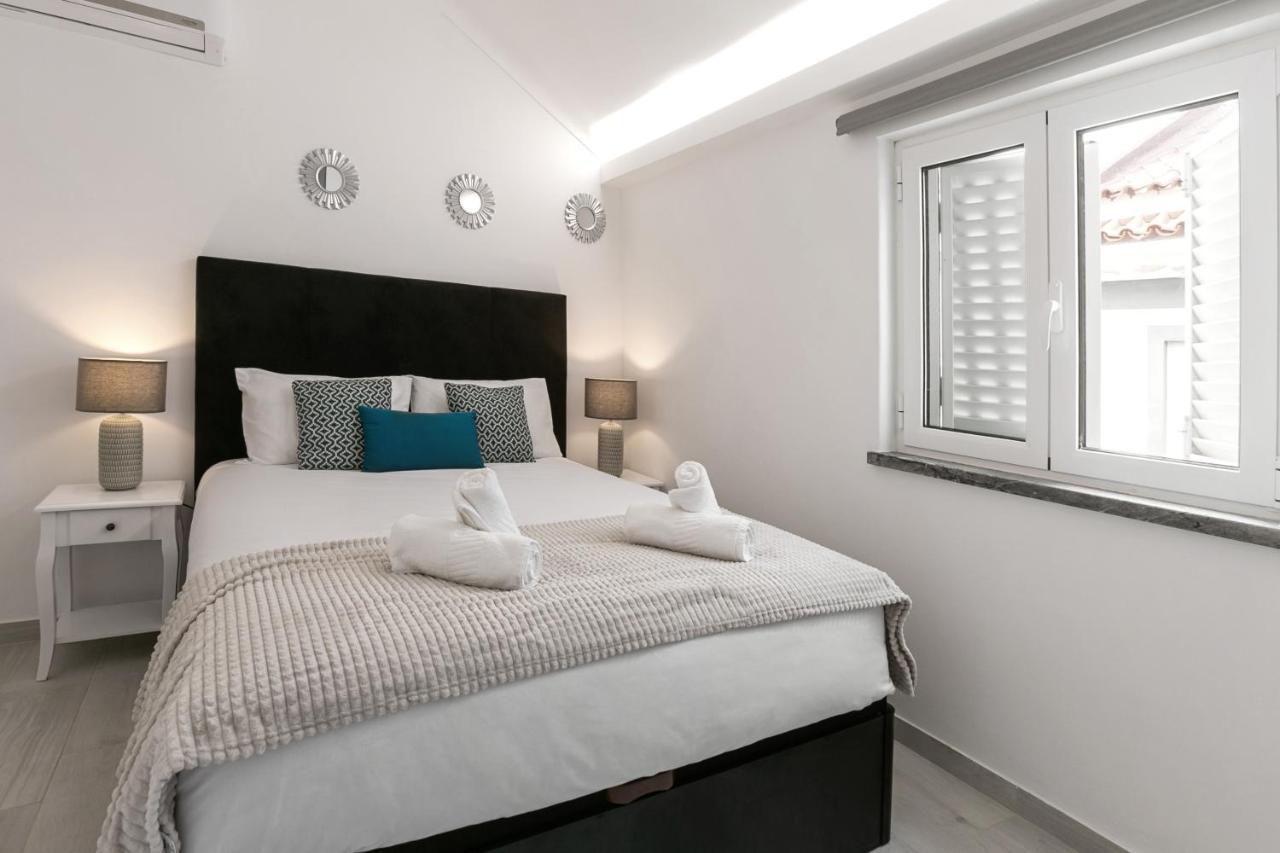 Beach Alley Apartment Nazare Bagian luar foto